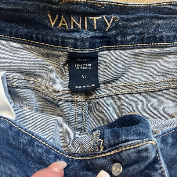 Vanity size 31 waist Jean shorts - Picture 3 of 3